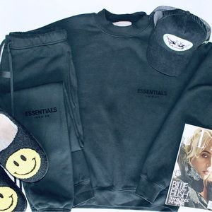 FEAR OF GOD ESSENTIALS ‘Stretch Limo’ Sweat Suit